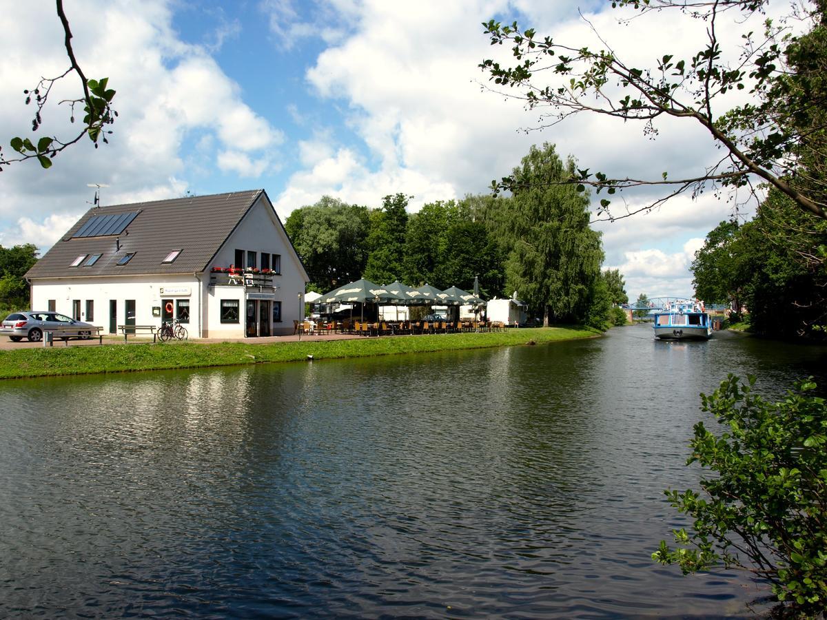 Lenzer Hafen Hotel ภายนอก รูปภาพ
